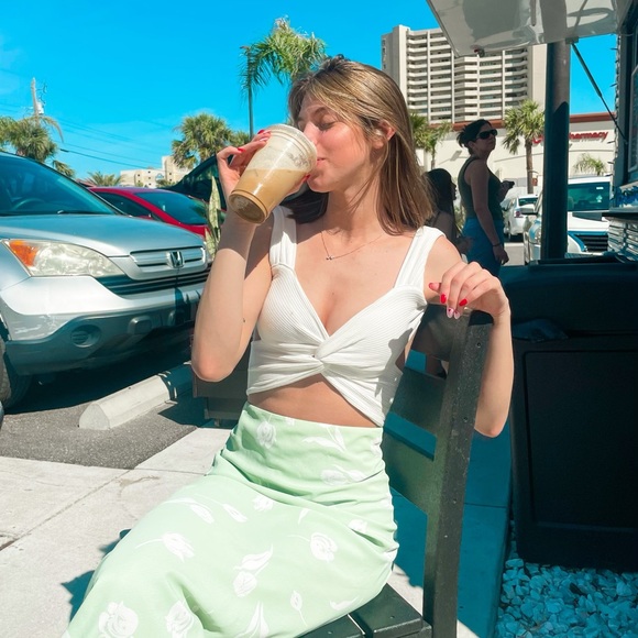 Meet your Posher, Lauren - Picture 1 of 1